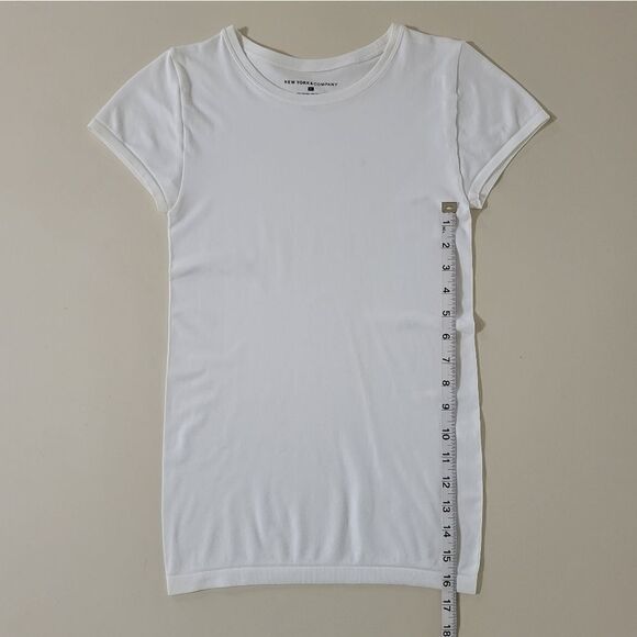 New York & Company Women's White Crewneck Pullover Short Sleeve Top - Picture 9 of 14